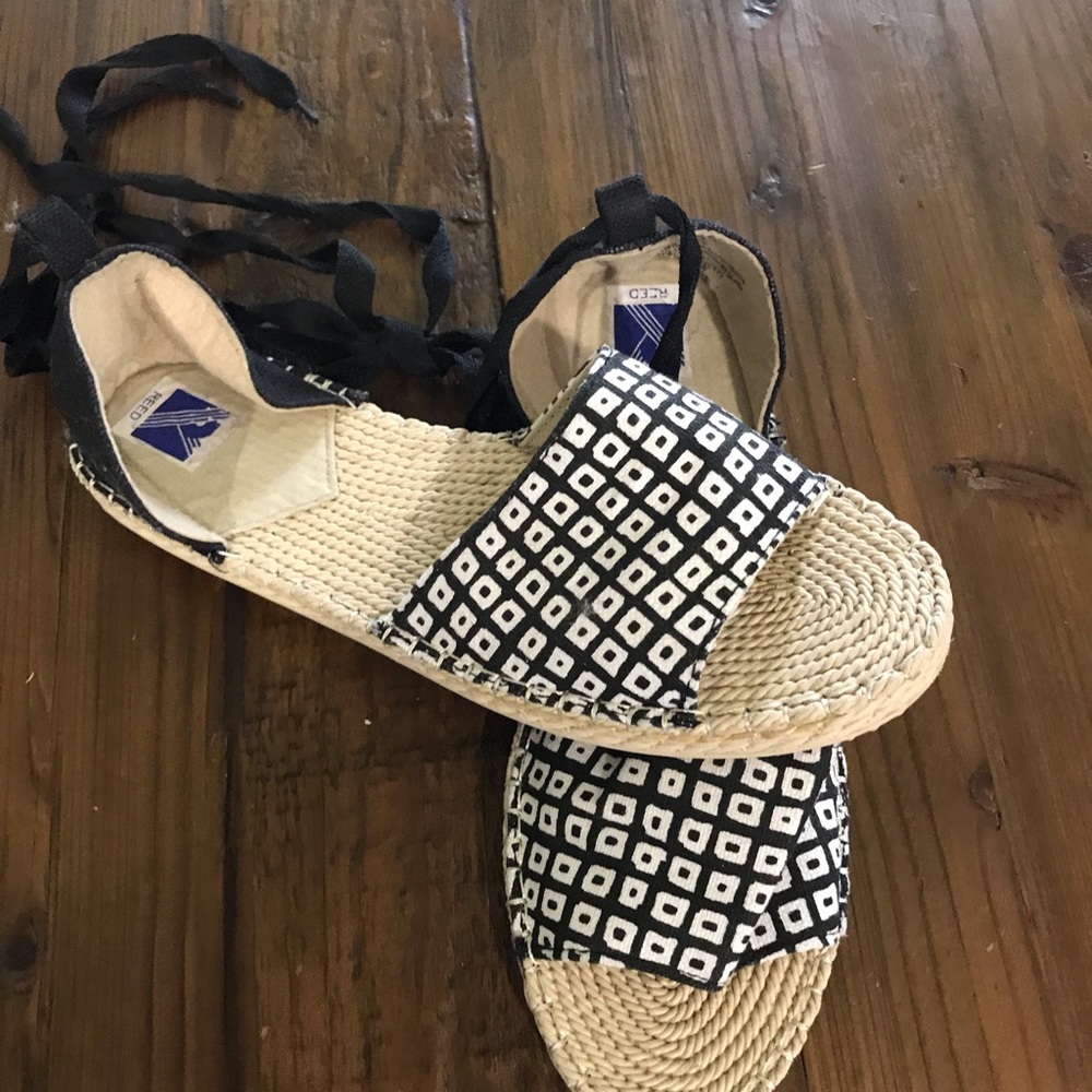 SO CUTE!!  flat espadrille sandals!